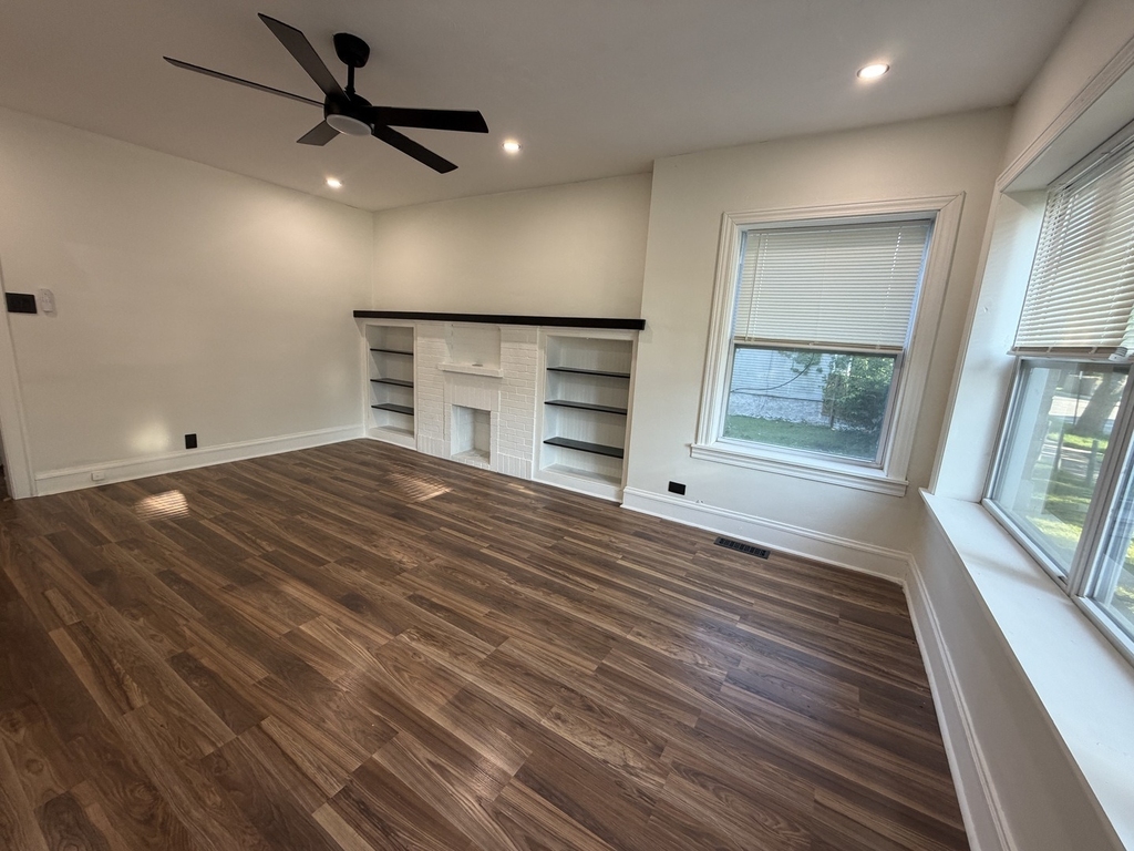 6749 S Peoria Street - Photo 2