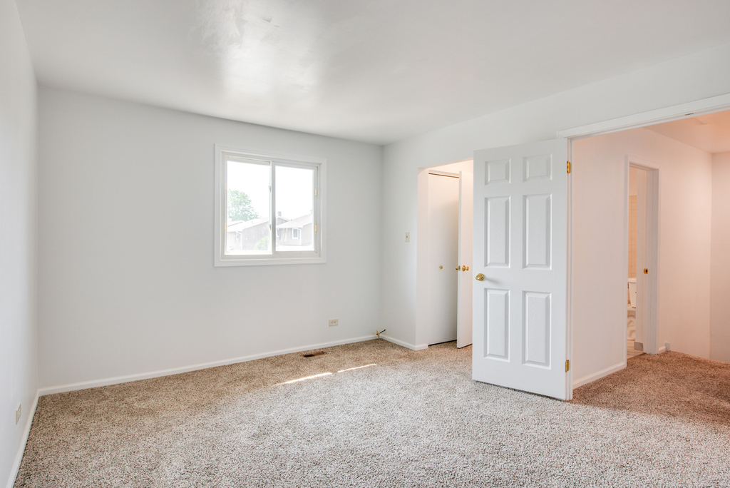 889 Heatherbrook Court - Photo 14