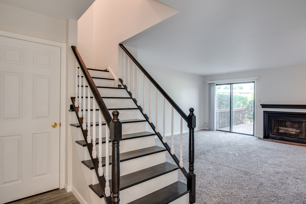 889 Heatherbrook Court - Photo 3