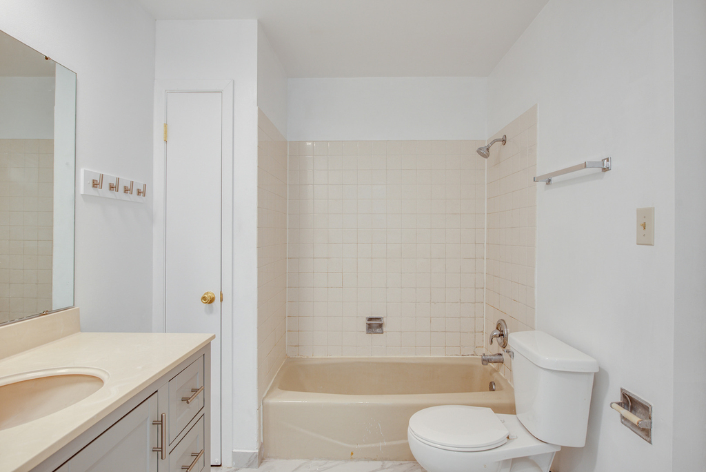 889 Heatherbrook Court - Photo 16
