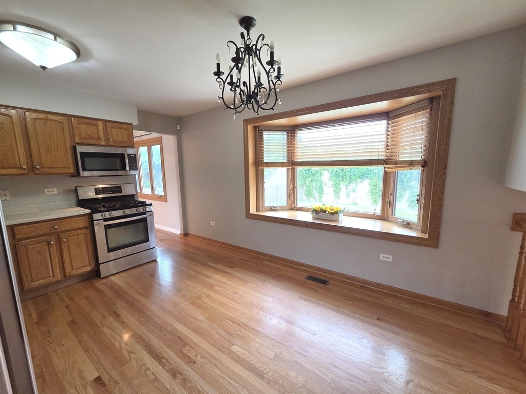 8112 Rutherford Drive - Photo 7
