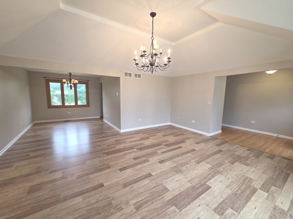 8112 Rutherford Drive - Photo 3