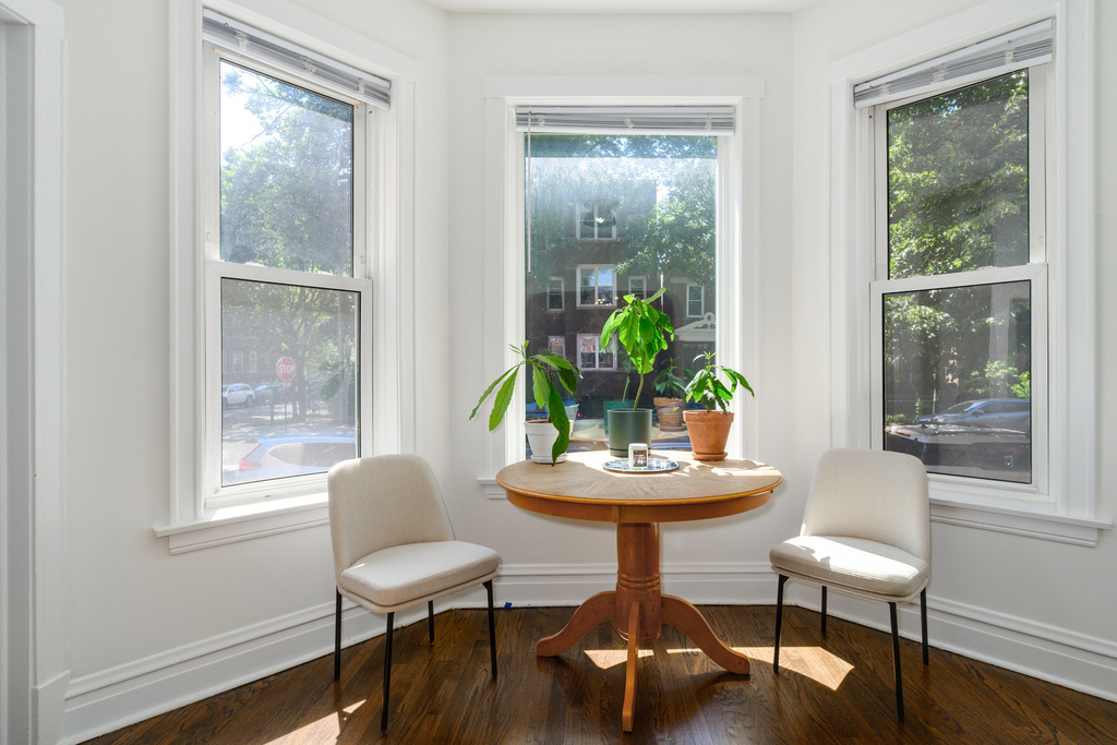 2703 N Sacramento Avenue - Photo 6