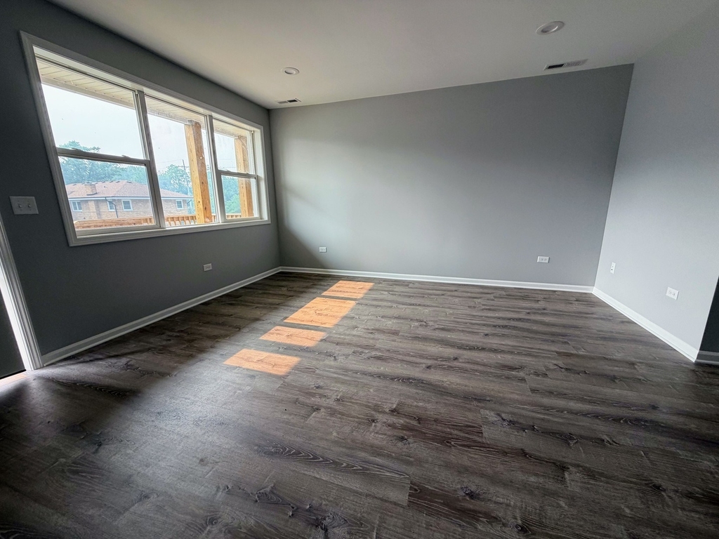 311 S Lodge Lane - Photo 2