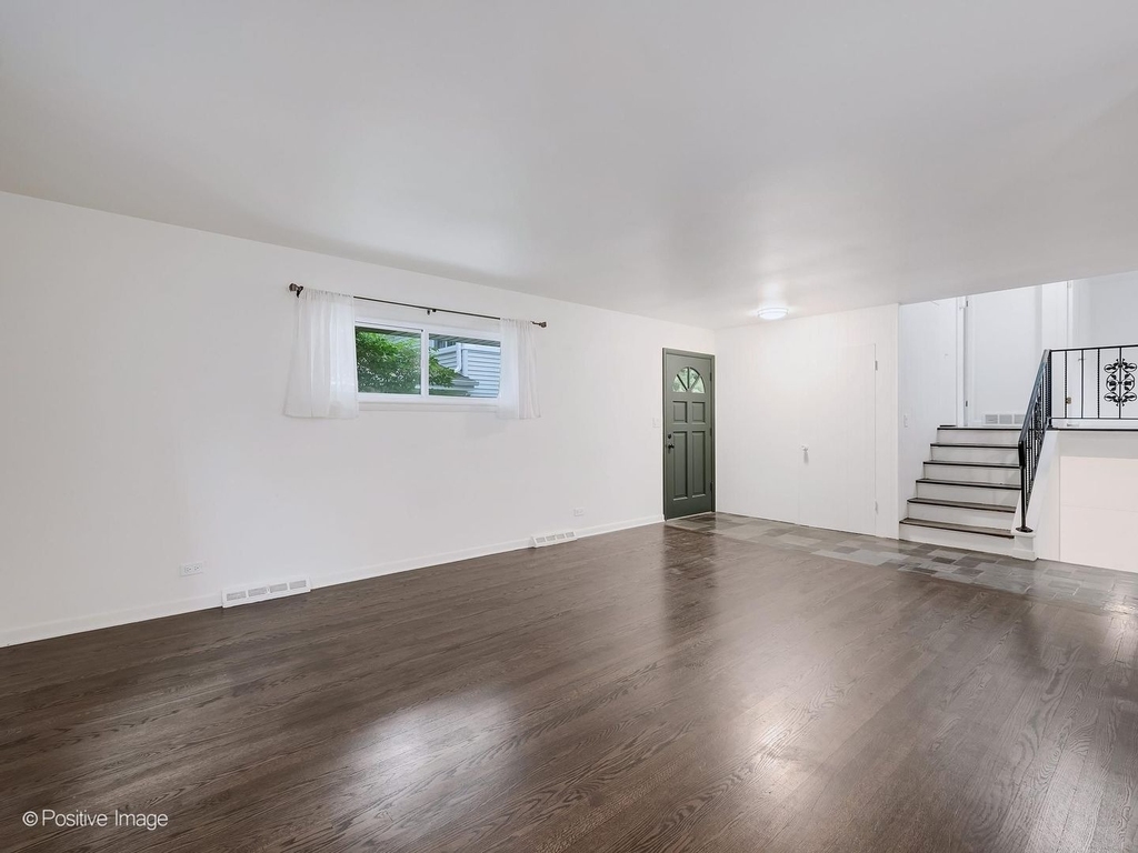 229 S Milton Avenue - Photo 2
