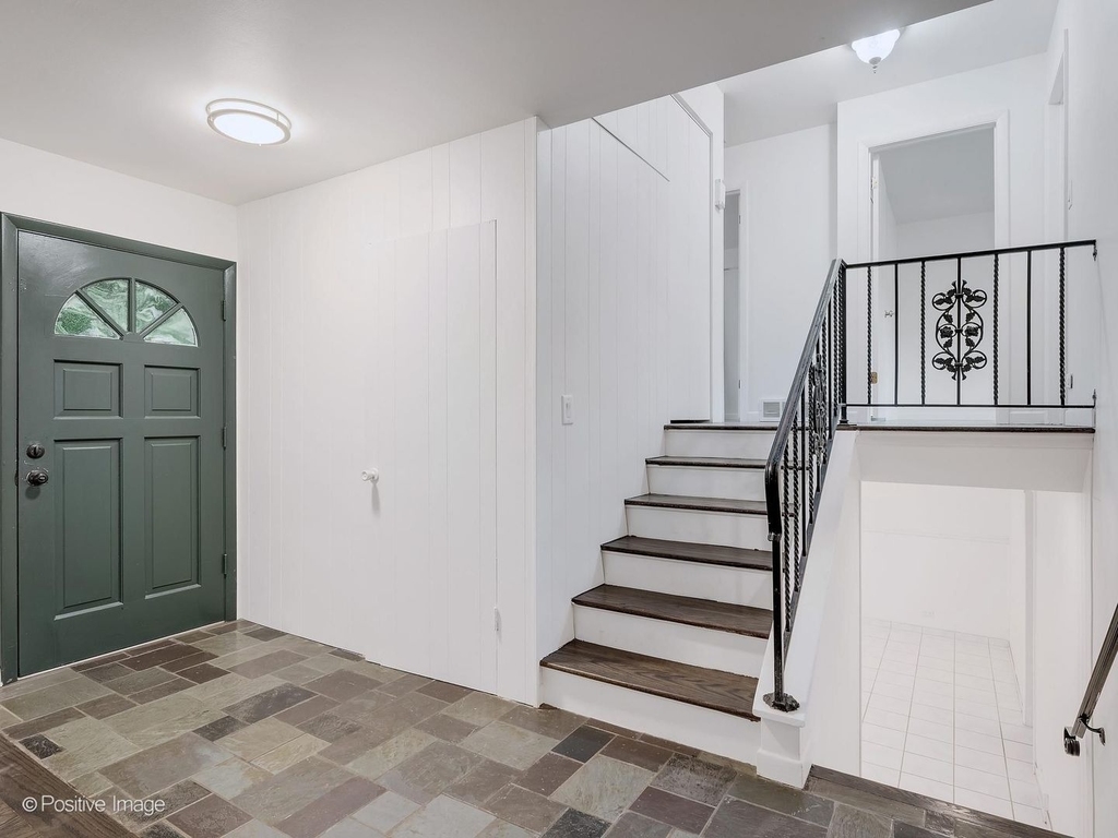 229 S Milton Avenue - Photo 1