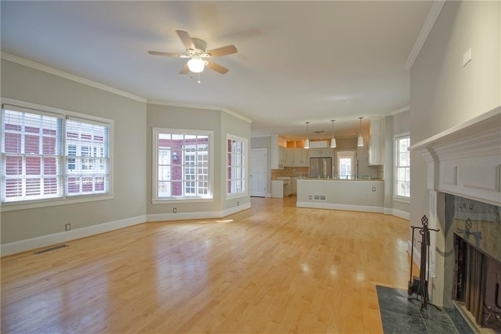 1150 Goodwin Place Ne - Photo 8