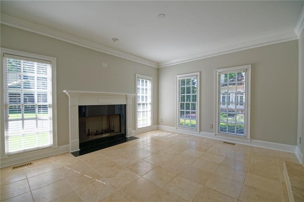 1150 Goodwin Place Ne - Photo 4