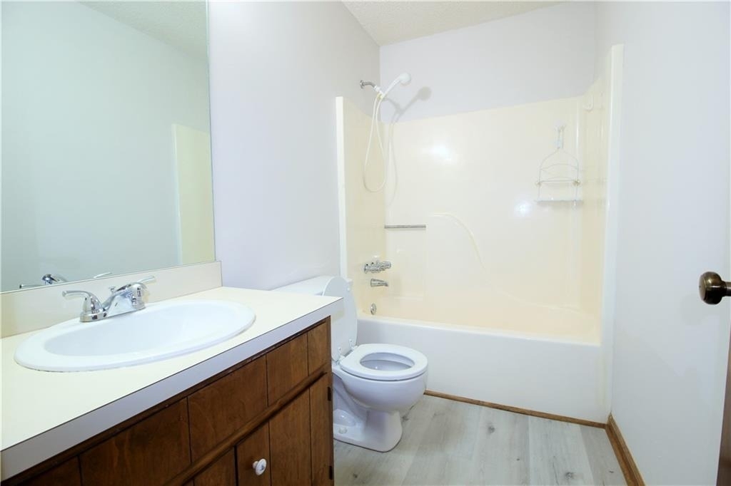 585 Wayside Drive - Photo 16