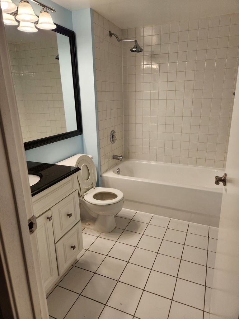 1601 S Indiana Avenue - Photo 9