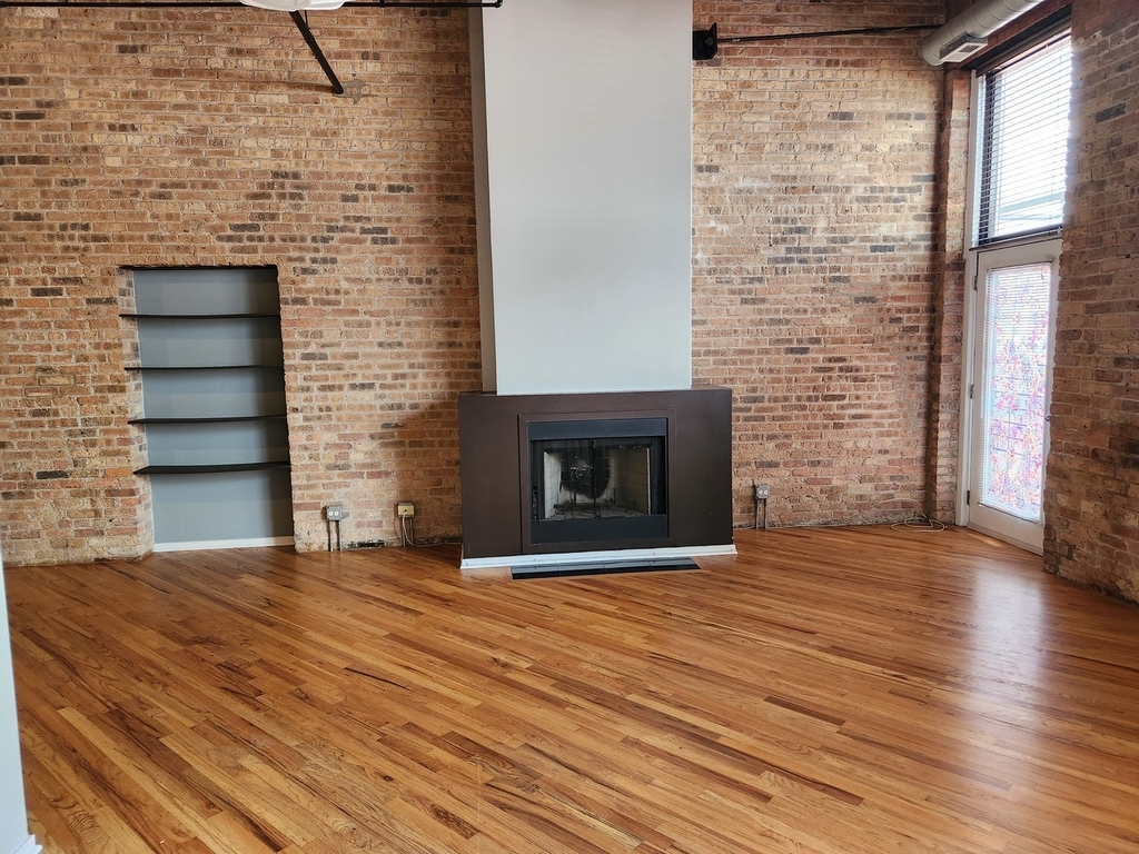1601 S Indiana Avenue - Photo 3