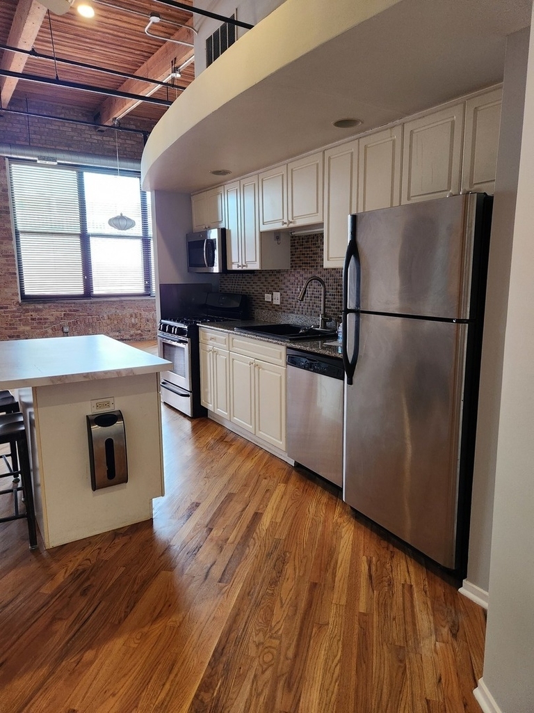 1601 S Indiana Avenue - Photo 5