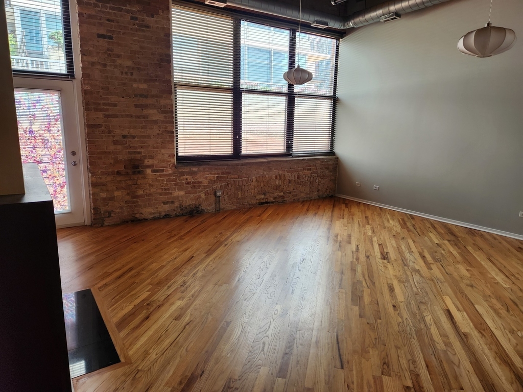 1601 S Indiana Avenue - Photo 6