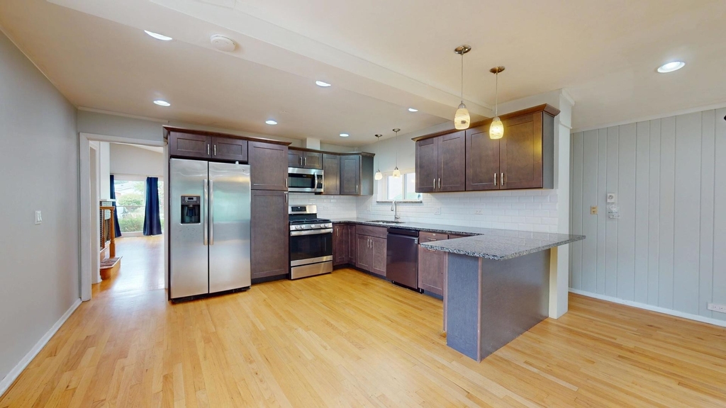9131 Kilbourn Avenue - Photo 4