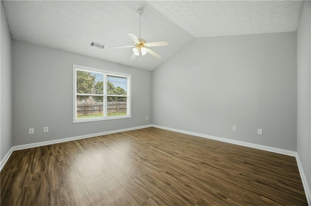 1002 Pine Isle Court - Photo 6