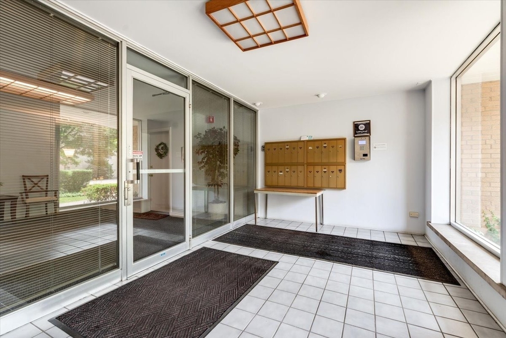 929 Washington Street - Photo 1