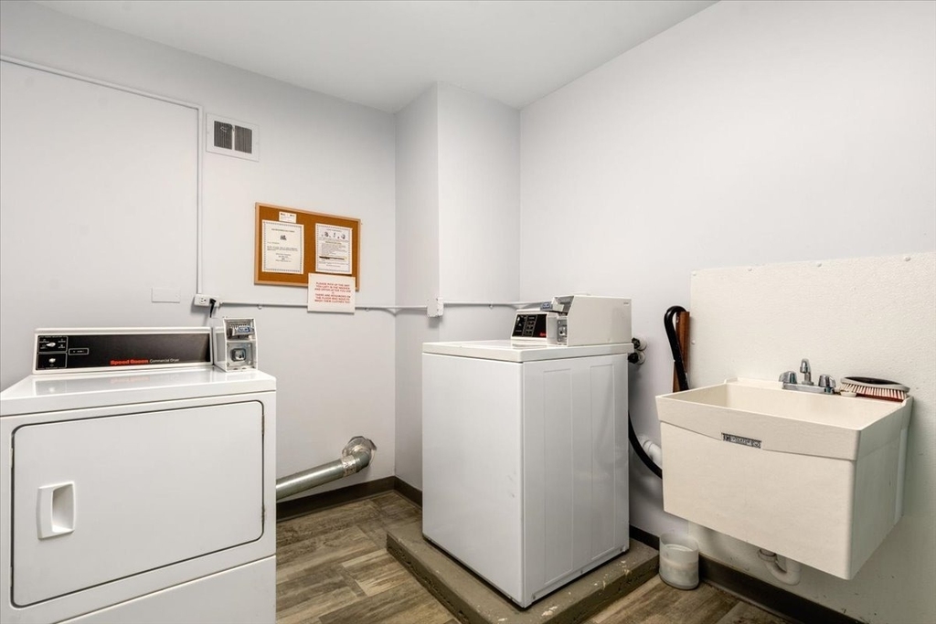 929 Washington Street - Photo 12