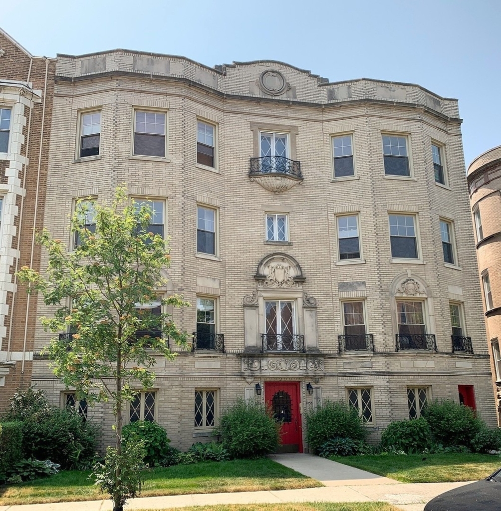 1055 W North Shore Avenue - Photo 0