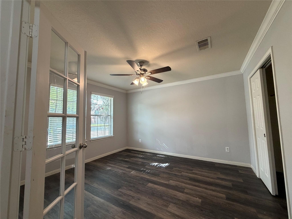 8023 Clover Leaf Drive - Photo 0