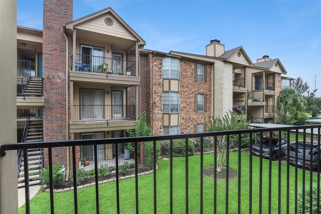 2121 Hepburn Street - Photo 13