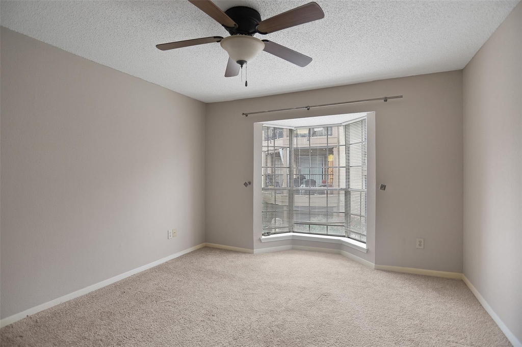 2121 Hepburn Street - Photo 5