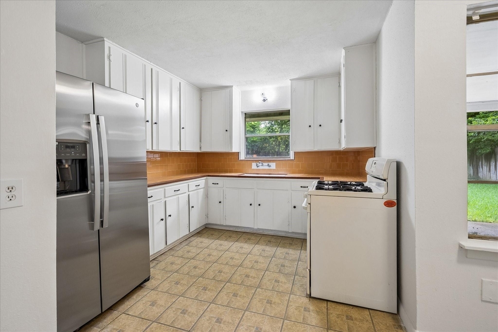 4029 Mcdermed Drive - Photo 2