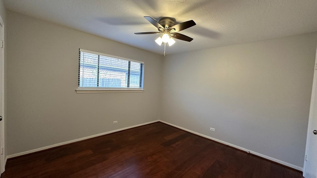 11527 Cedar Creek Drive - Photo 20