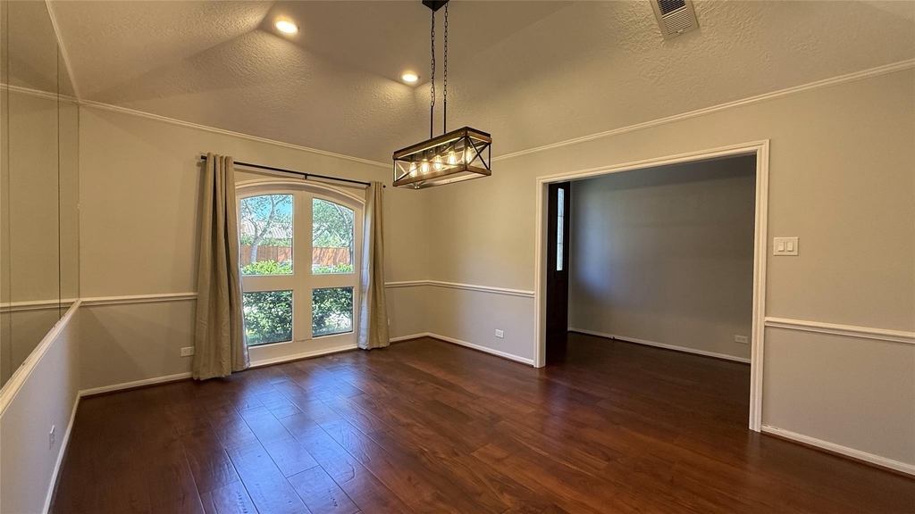 11527 Cedar Creek Drive - Photo 10