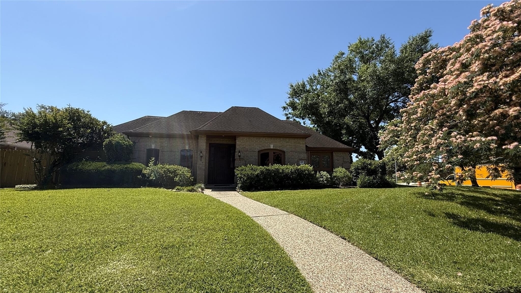 11527 Cedar Creek Drive - Photo 2