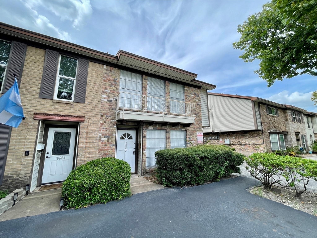 10682 Hazelhurst Drive - Photo 1