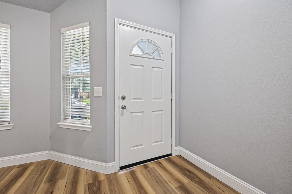 10430 Deer Branch - Photo 3