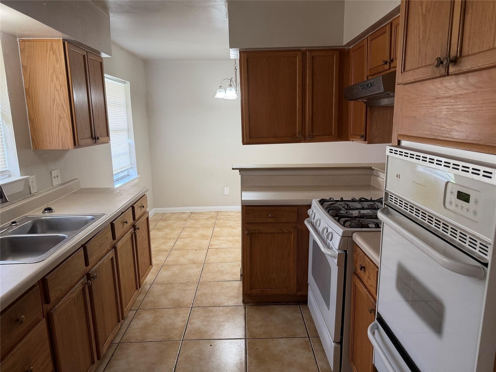 3203 Cliffdale Street - Photo 6