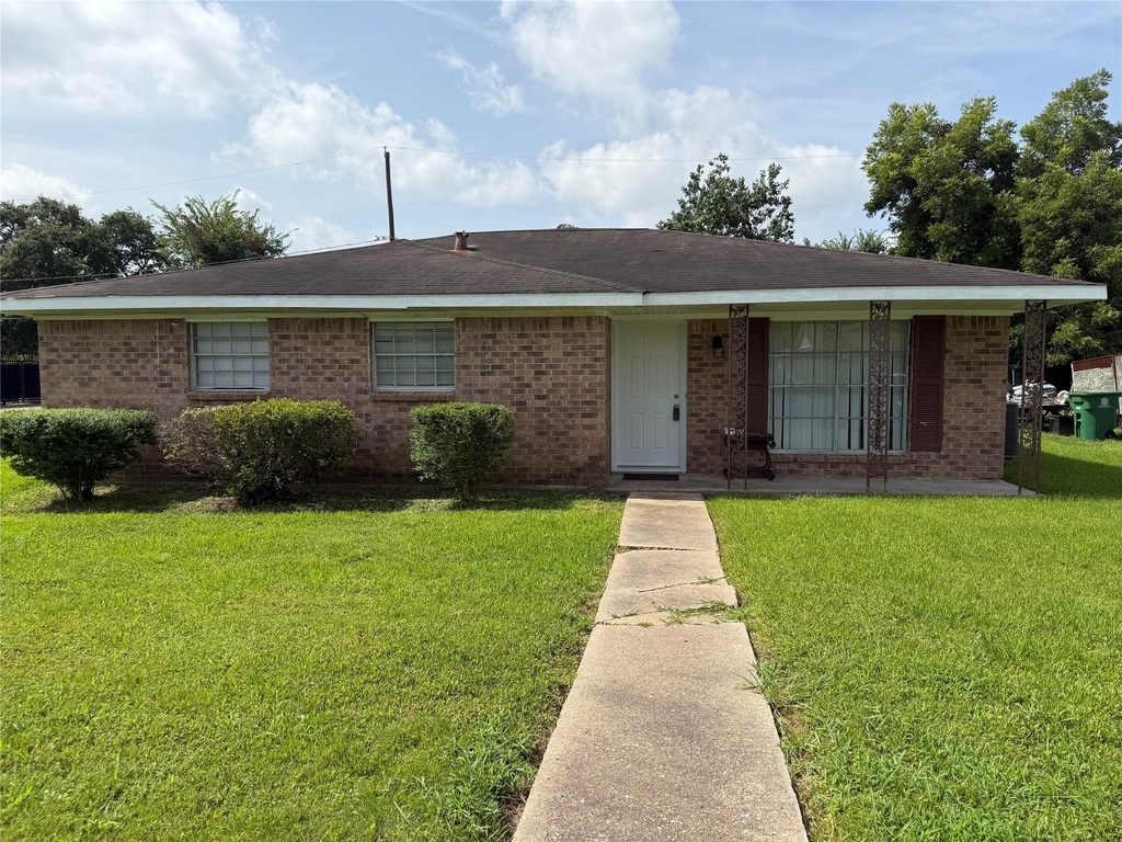 3203 Cliffdale Street - Photo 0