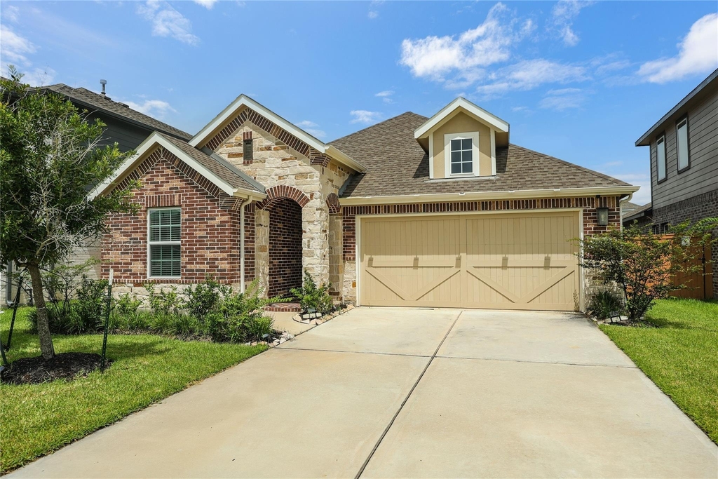 15014 Wiltshire Castle Ln - Photo 0