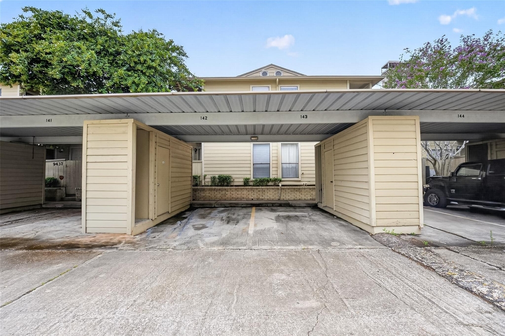 9435 Pagewood Lane - Photo 0