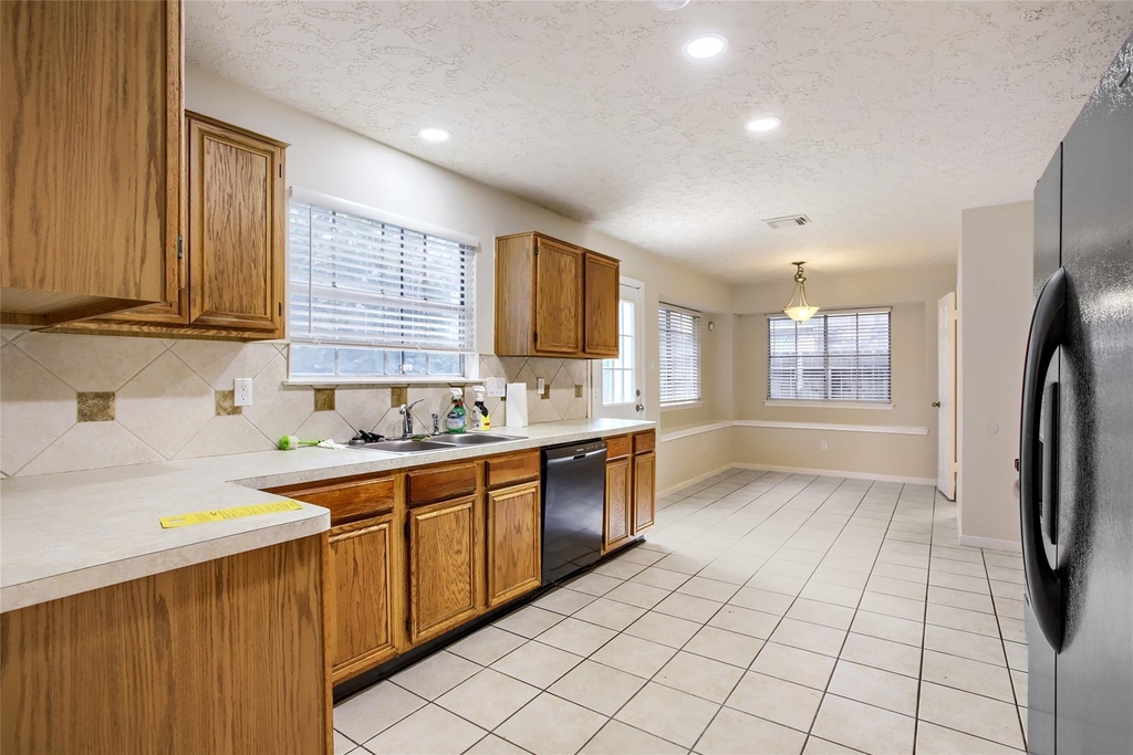13822 Dentwood Drive - Photo 3