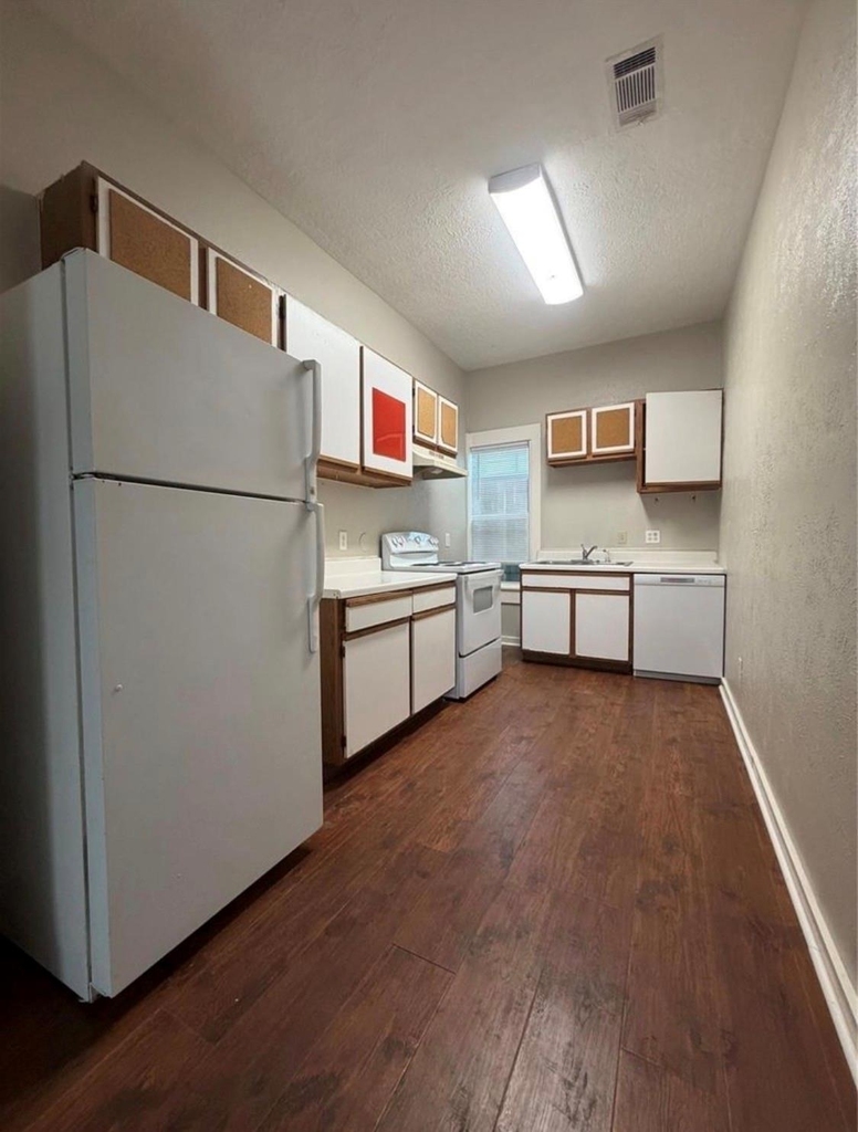3403 Yupon Street - Photo 6