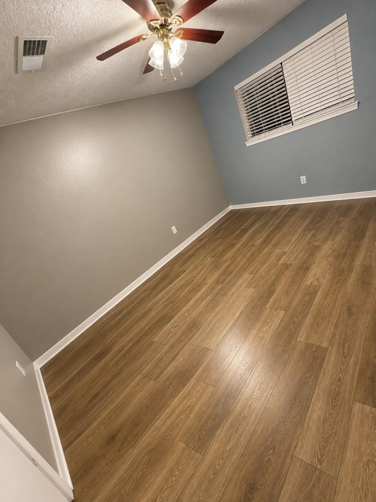 9910 Willmont Road - Photo 12