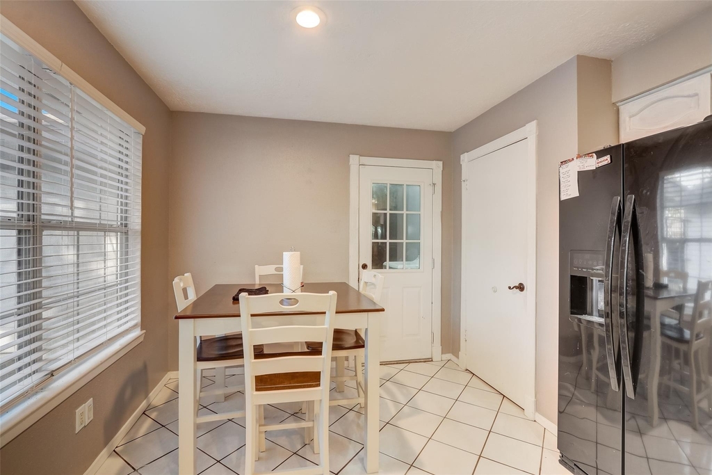 9910 Willmont Road - Photo 13