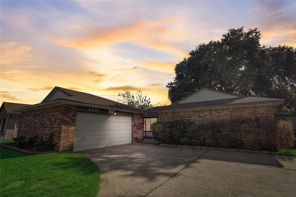 9910 Willmont Road - Photo 19