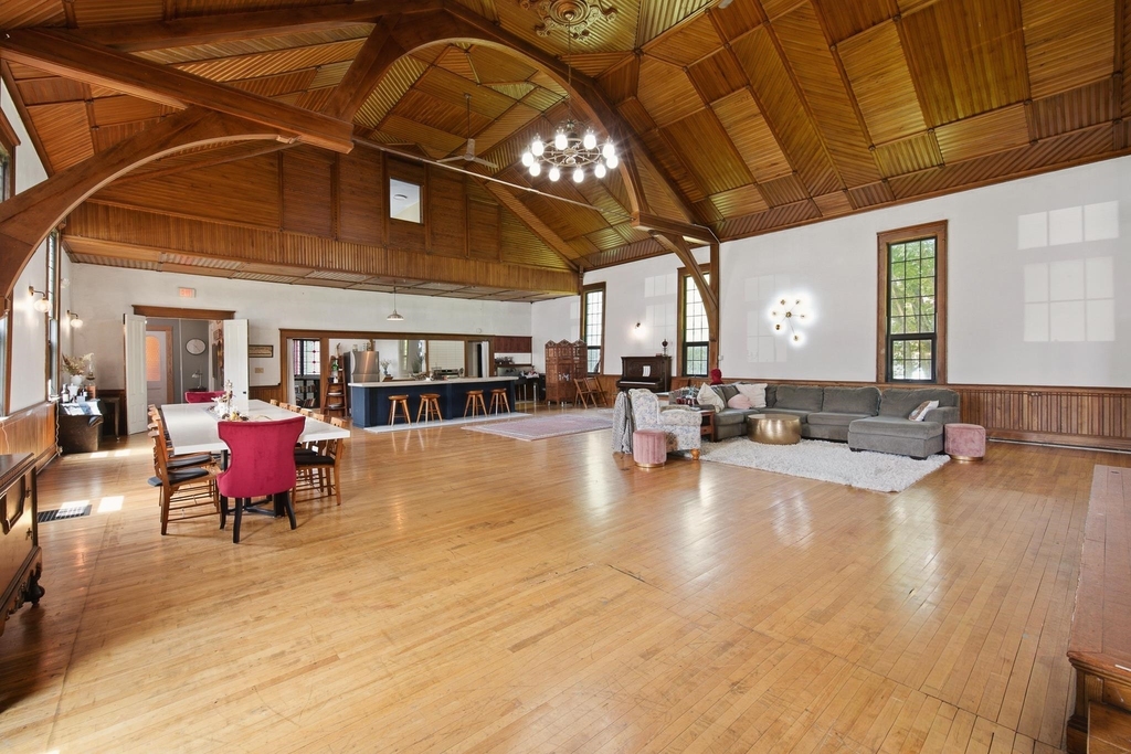 42 Maple - Photo 1