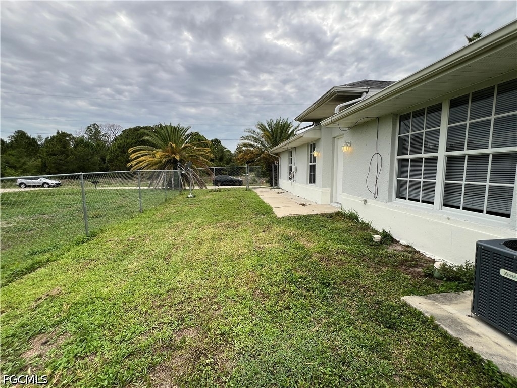 1543 Hightower Avenue S - Photo 2