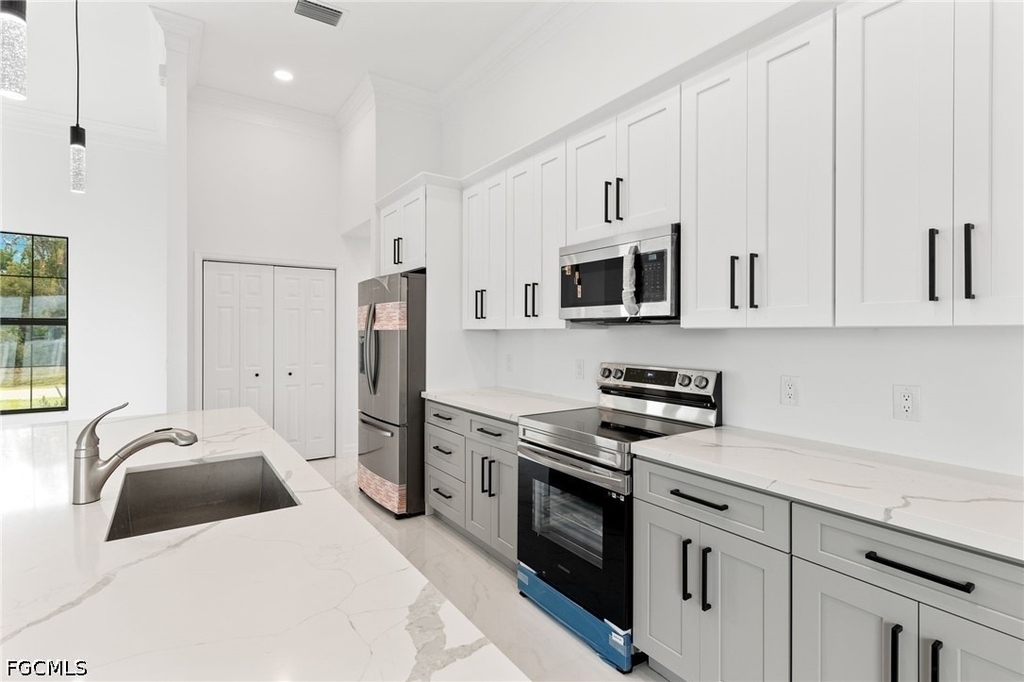 2208 Nelson Road N - Photo 6