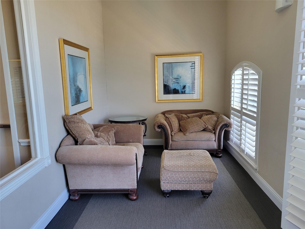 7575 Kirby Drive - Photo 9