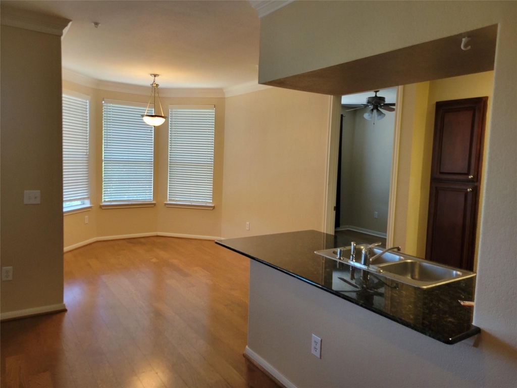 7575 Kirby Drive - Photo 5