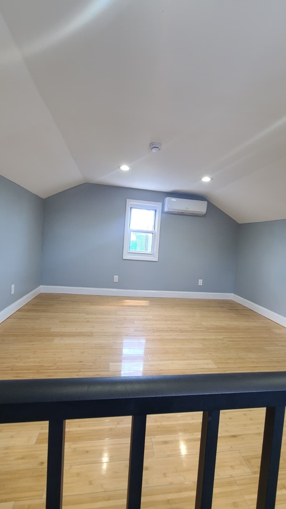 Perfect Rental home in the heart of St. Albans, Queens. - Photo 3