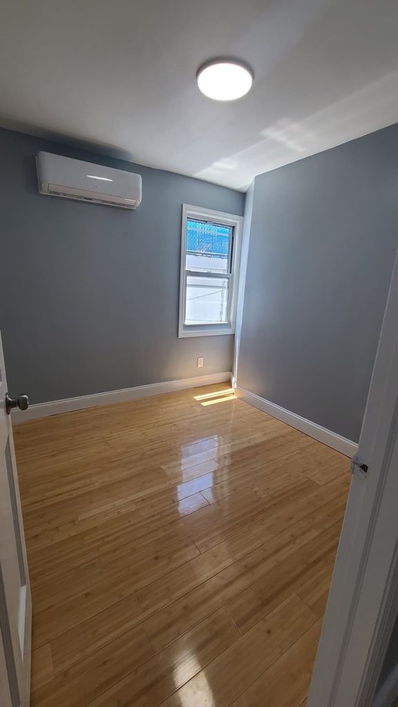 Perfect Rental home in the heart of St. Albans, Queens. - Photo 4