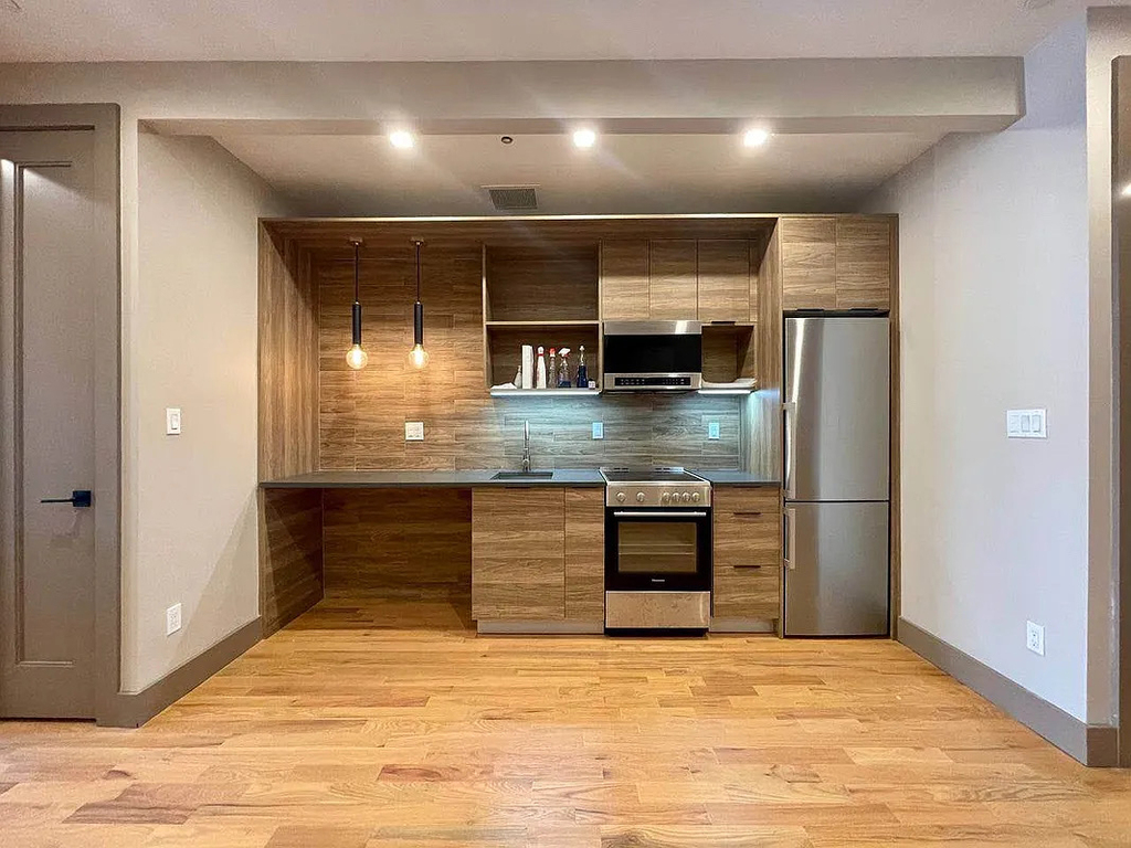 1140 Dekalb Avenue - Photo 1