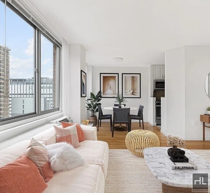 2nd Avenue - Photo 2