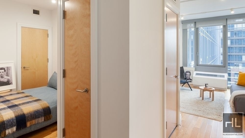 West 54th Street - Photo 1
